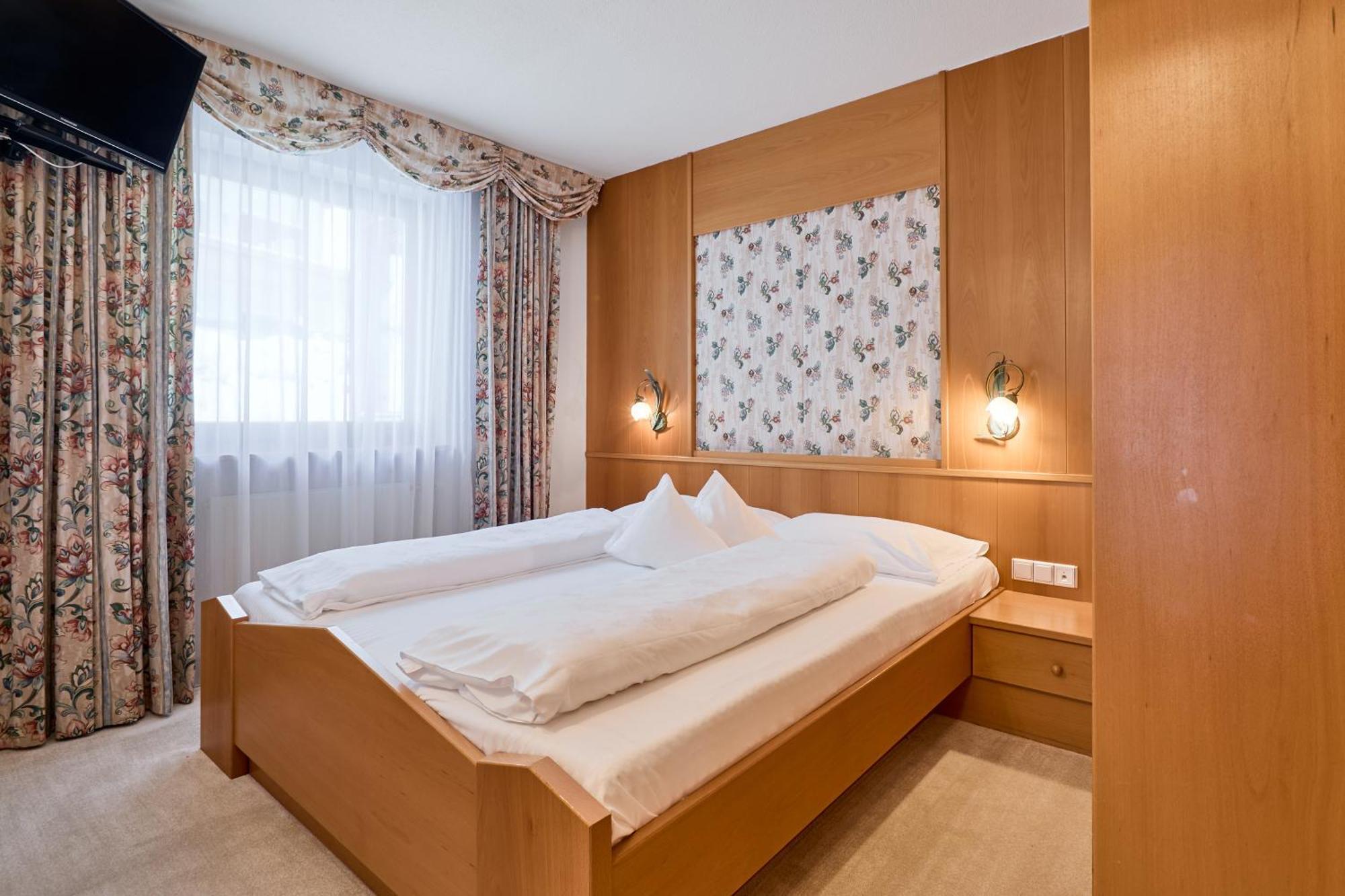 Berghotel Racines Ngoại thất bức ảnh