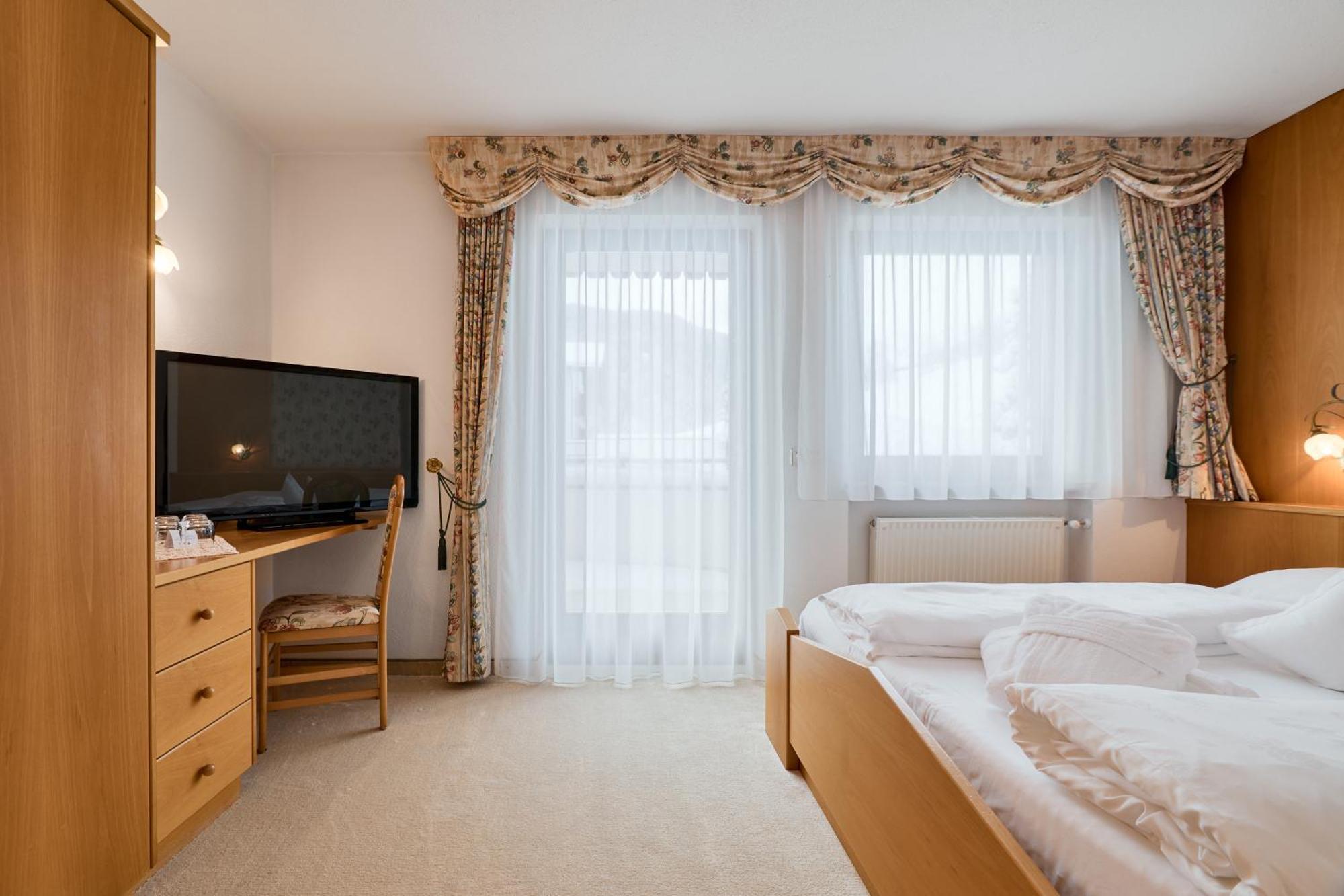 Berghotel Racines Ngoại thất bức ảnh
