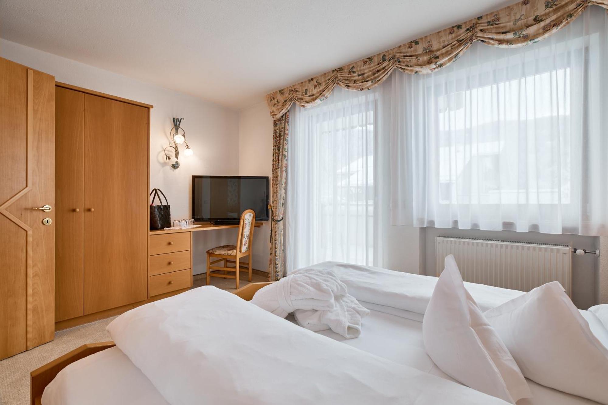 Berghotel Racines Ngoại thất bức ảnh